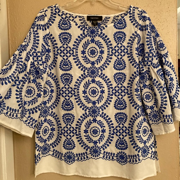 Karen Kane Medallion Top - Picture 5 of 10